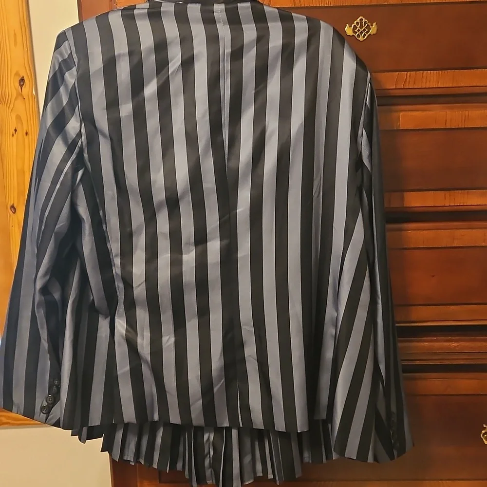 Wednesday Adam’s nevermore academy Halloween costume - Picture 2 of 4